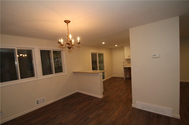 Building Photo - 34 Bright Oaks Dr