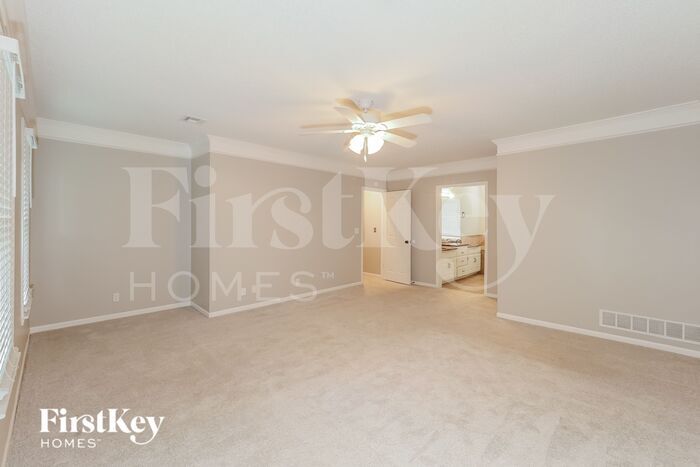 Building Photo - 8533 N Overland Dr