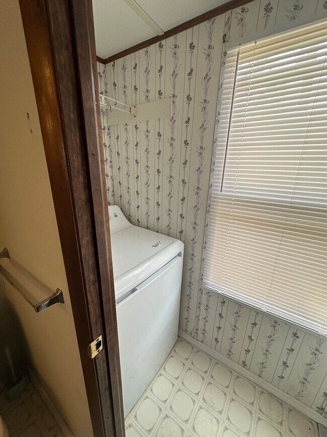 Building Photo - 3-Bedroom, 2-Bath Mobile Home in Wanchese