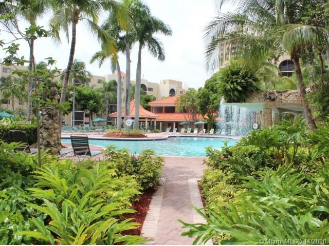 Primary Photo - 9591 Fontainebleau Blvd