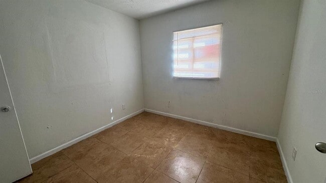 Building Photo - 715 Quill St