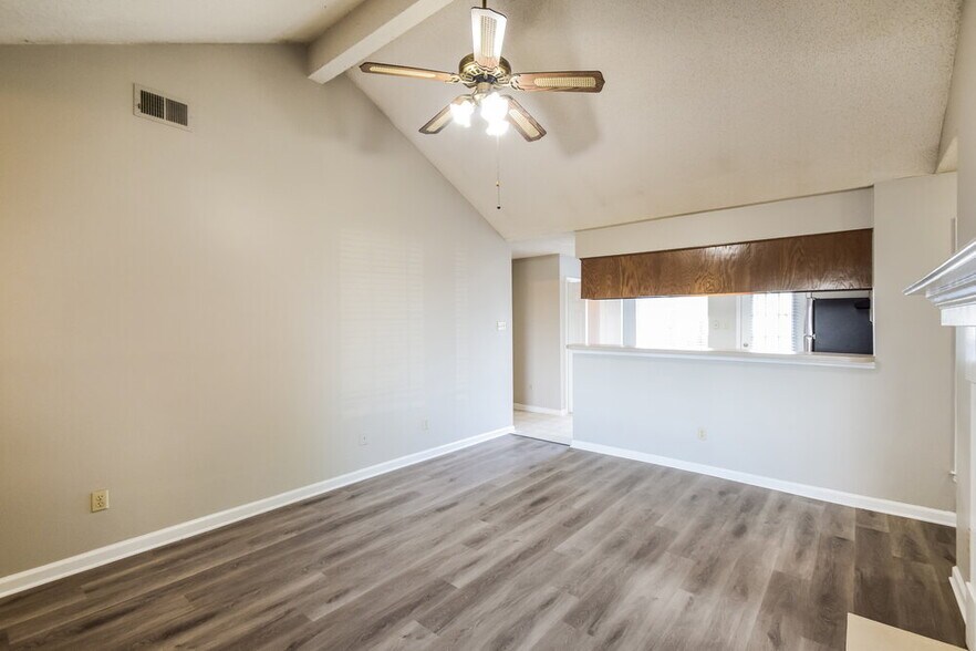 Building Photo - 6991 Raleigh Lagrange Rd