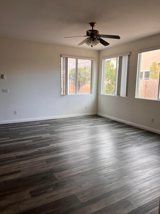 Building Photo - 3406 Club Rancho Dr