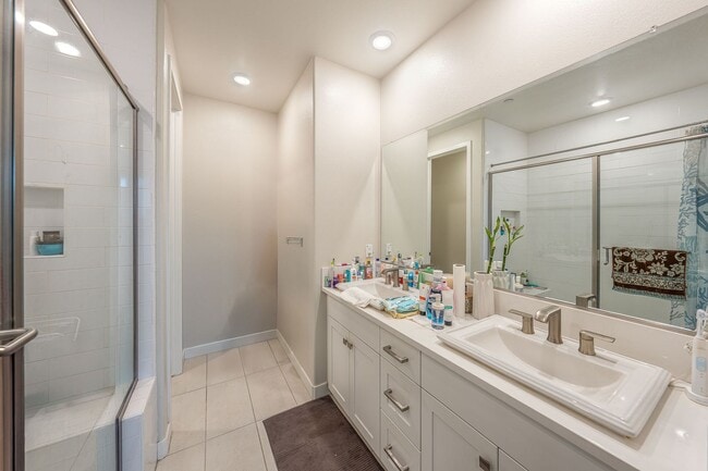 Building Photo - 232 Keeper