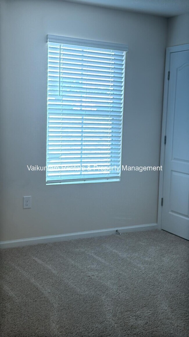 Building Photo - 9607 Mira Loma Dr