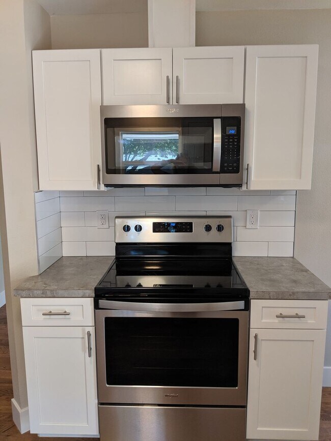 Building Photo - 121/123 N. Garrison Road