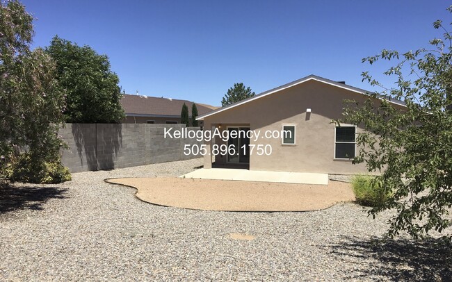 Building Photo - 3BR 2Bath - Near Rio Rancho Middle School