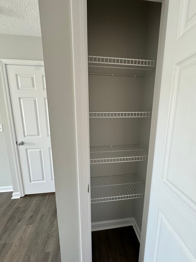 Building Photo - Woodfield