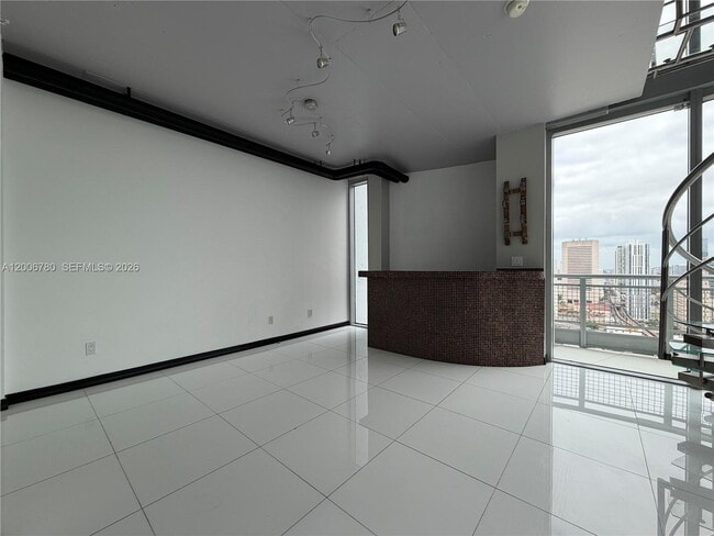 Building Photo - 690 SW 1st Ct