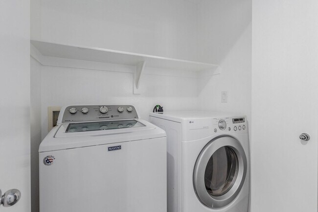 Building Photo - 7601 E Roosevelt St