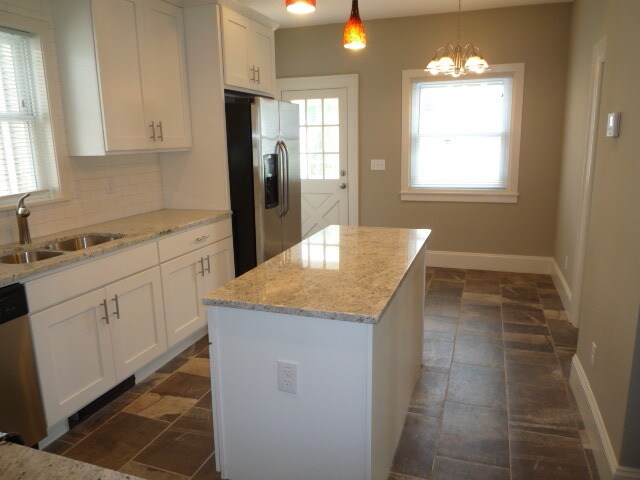 Building Photo - 2739 Emerson Ave S