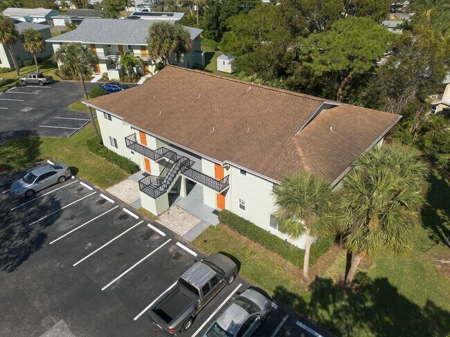 Building Photo - 983 NW Spruce Ridge Dr