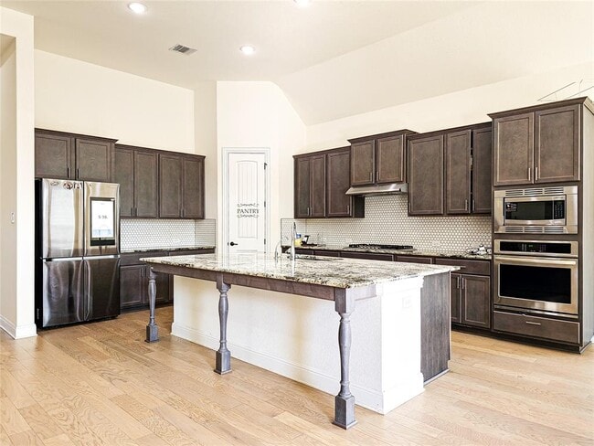 Building Photo - 813 Sunny Ridge Dr