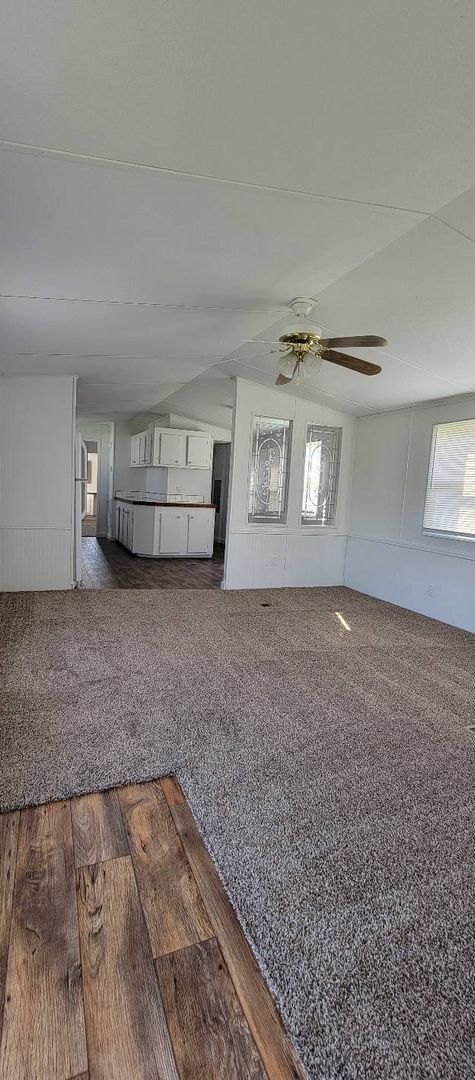 Building Photo - Ready to Move in