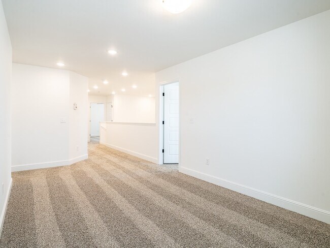 Building Photo - 2161 Wildflower Dr