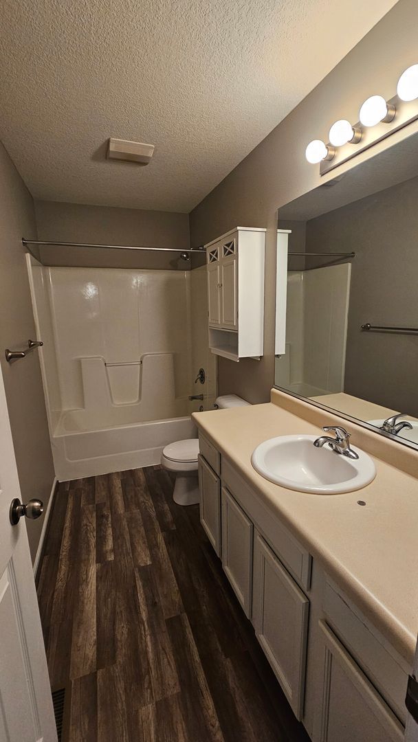 Building Photo - Modern 3-Level Townhouse in a Desirable Ne...