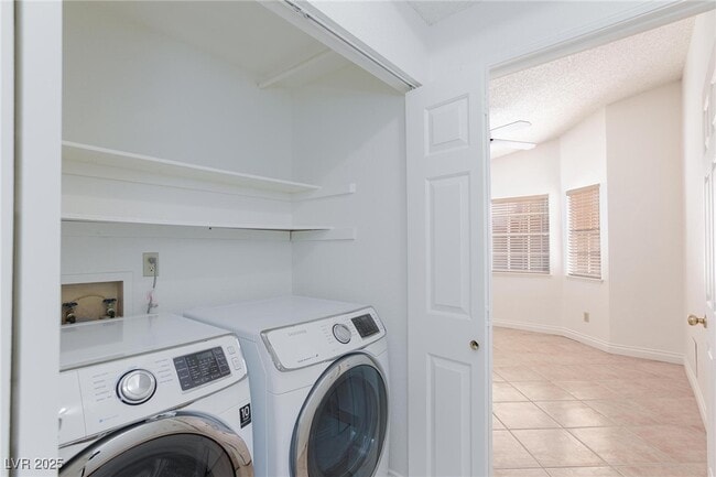 Building Photo - 2208 Ladue Dr