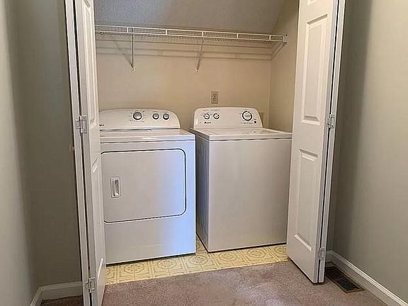 Building Photo - 2030 Silverbrook Dr