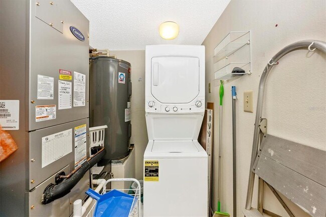 Building Photo - 5219 Lake Village Dr