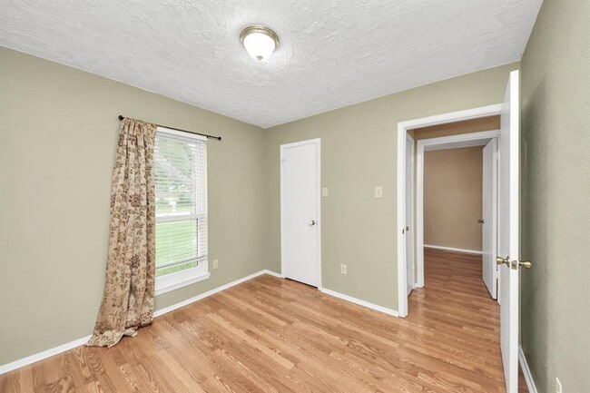 Building Photo - 2614 Cobble Ridge Dr