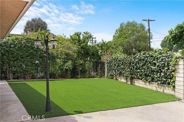 Building Photo - 6508 Mammoth Ave