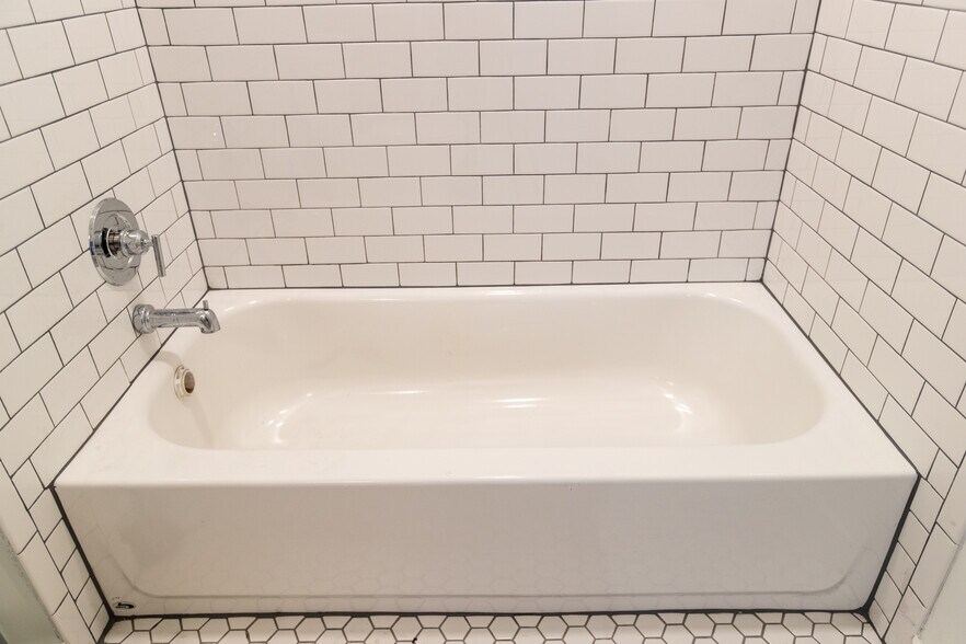 Building Photo - 226 45th St