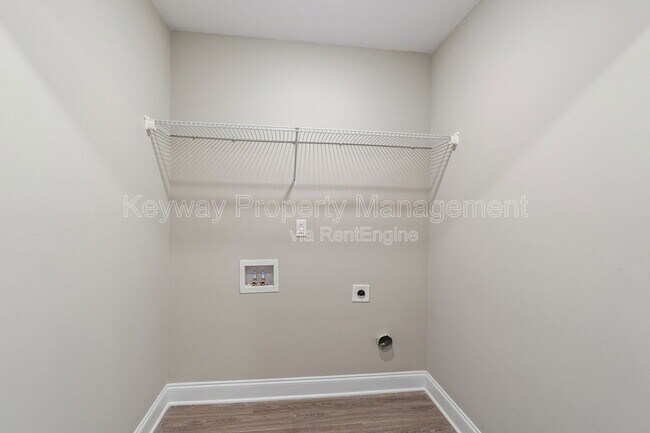 Building Photo - 301 Sumac Trail