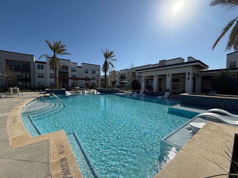 Building Photo - 3144 Gorge Way