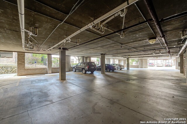 Building Photo - 7342 Oak Manor Dr