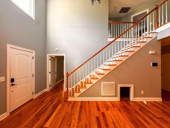 Building Photo - Spacious 5 Bed 3.5 Bath Home in Carthage
