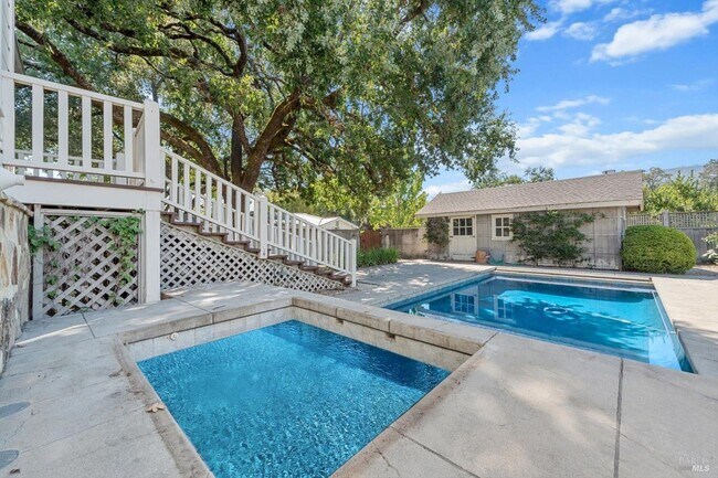 Building Photo - 1533 Allyn Ave