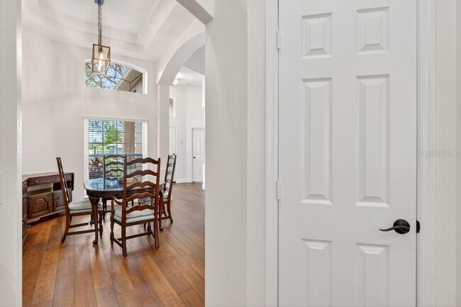 Building Photo - 5477 Glen Oak Pl