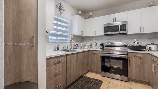 Building Photo - 8390 NW 103rd St