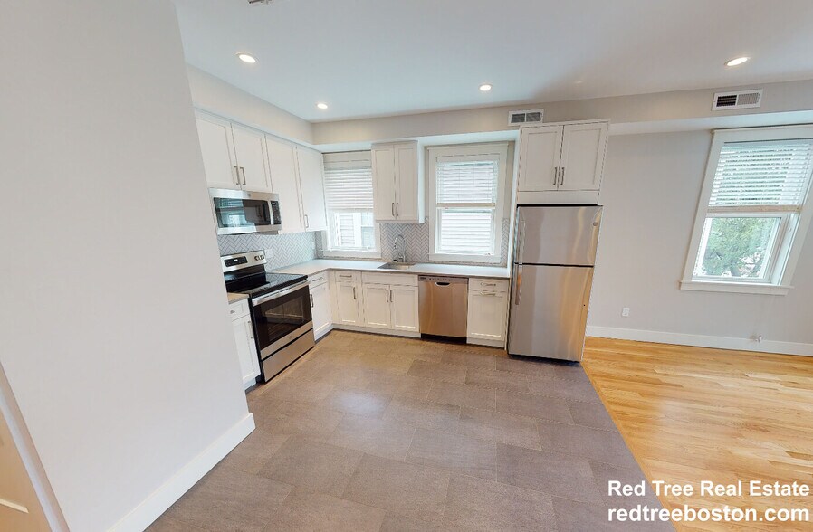 Building Photo - 72 Spring St