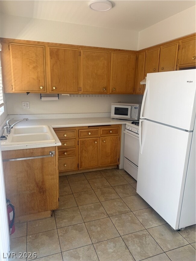 Building Photo - 820 A