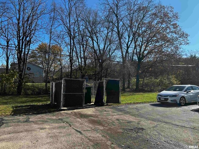 Building Photo - 928 S Stewart St