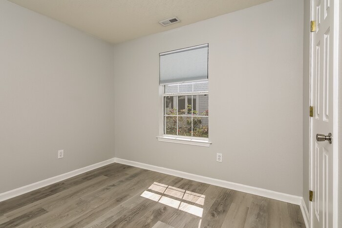 Building Photo - 4487 W Walkerton Rd