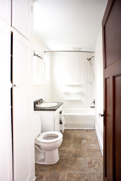 Building Photo - 2350 Chickasaw St