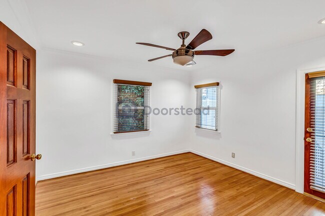 Building Photo - 603 S Mansfield Ave