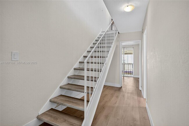 Building Photo - 9210 Fontainebleau Blvd