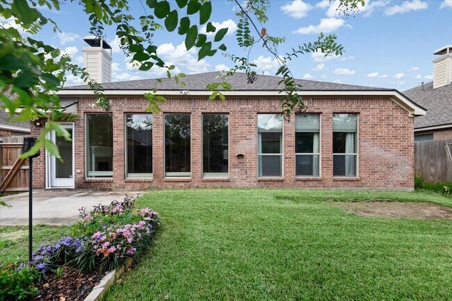 Building Photo - 26886 Treasures Ridge Dr