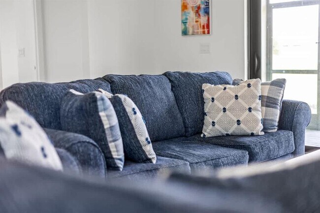 Building Photo - 1638 Saddlewood Cir