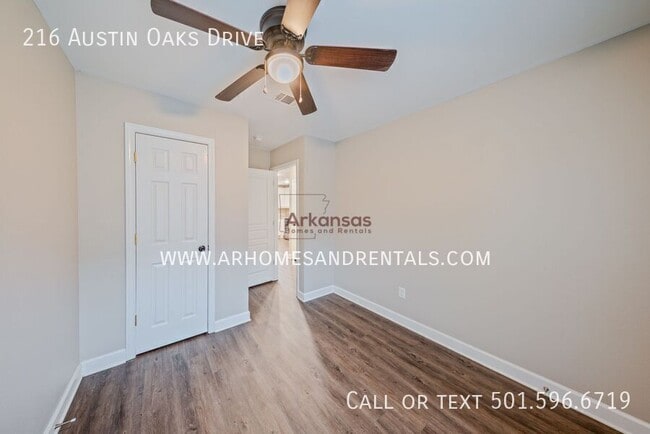 Building Photo - 216 Austin Oaks Dr