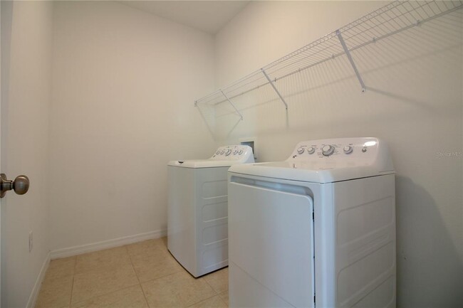 Building Photo - 6524 Great Bear Dr