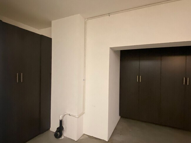 Building Photo - Dublin Hyde Park Modern Living Single Level Condo 4 Bed / 2 Bath, Amenities, Close to 580