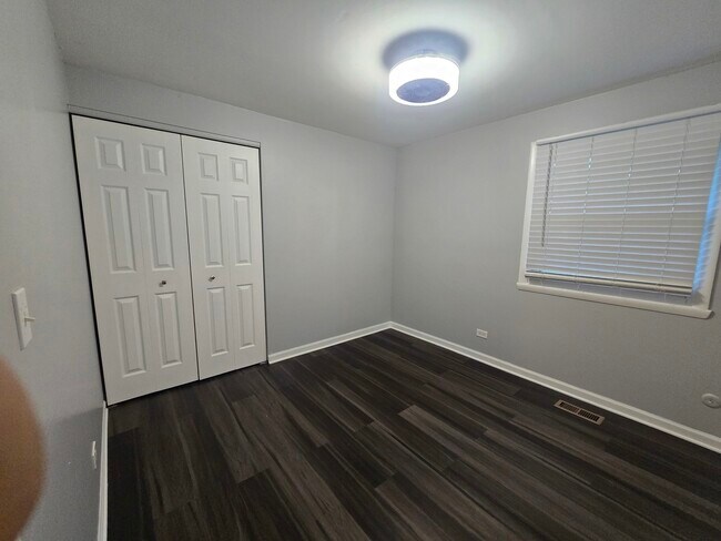 Building Photo - 1430 Hartmann Dr