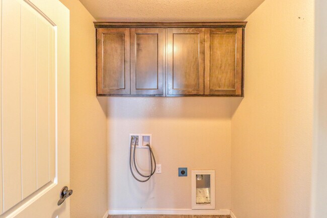 Building Photo - 7217 Red Man Dr
