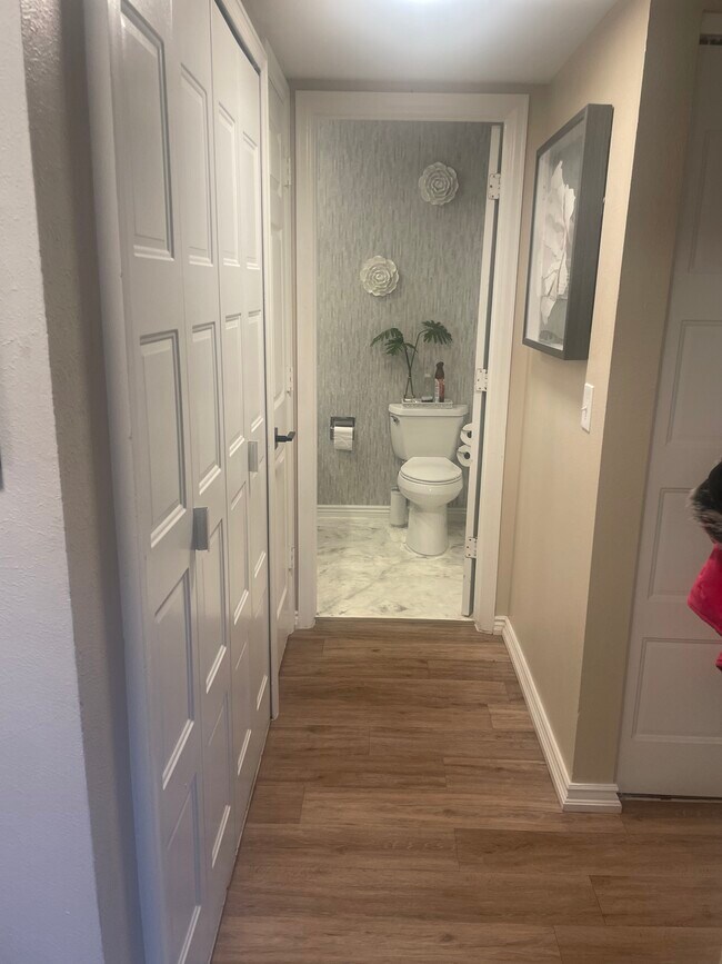 Building Photo - 13324 E Asbury Dr