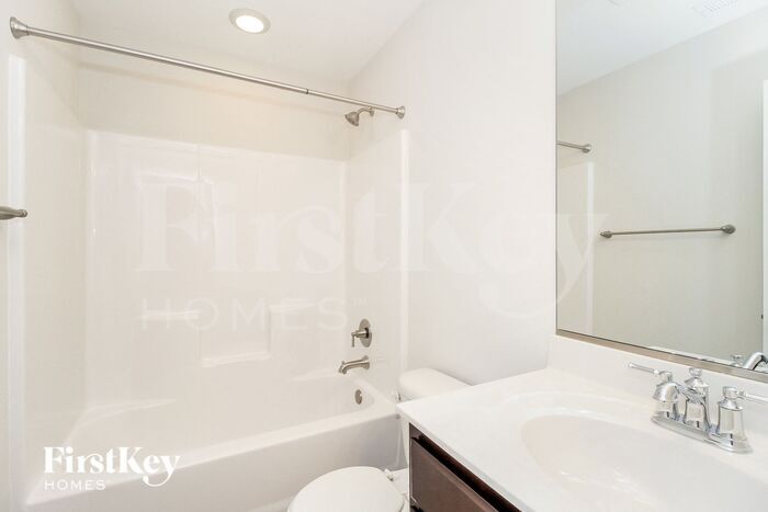 Building Photo - 2604 Dallas Dr