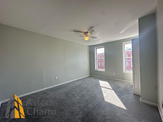 Building Photo - Updated 3 bedroom 1 bath Rowhome with Fenc...